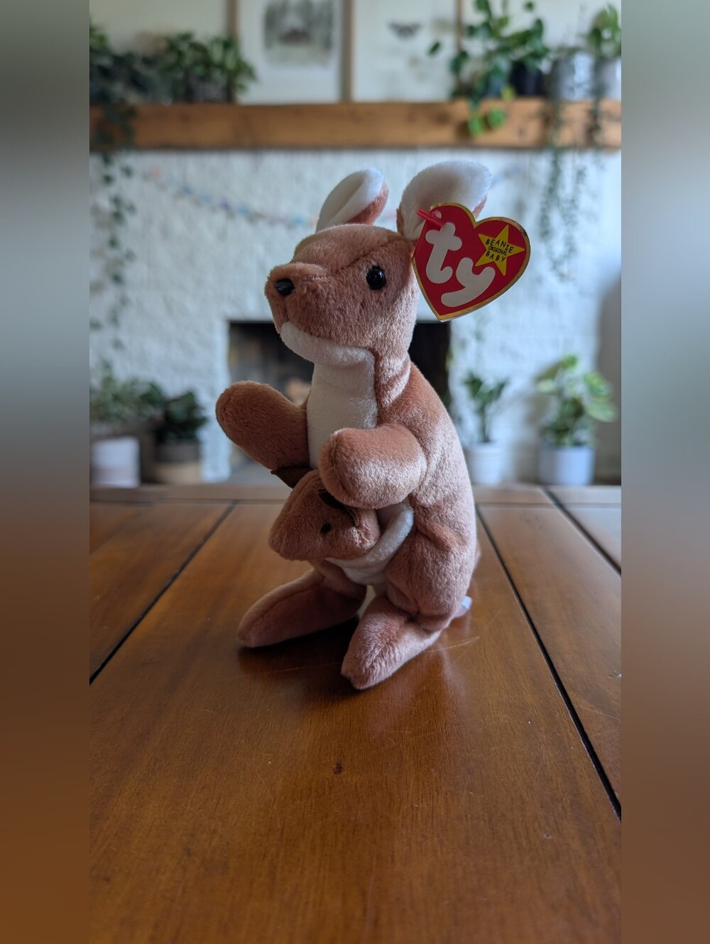 Vintage Retired 1996 Pouch the Kangaroo Beanie Baby